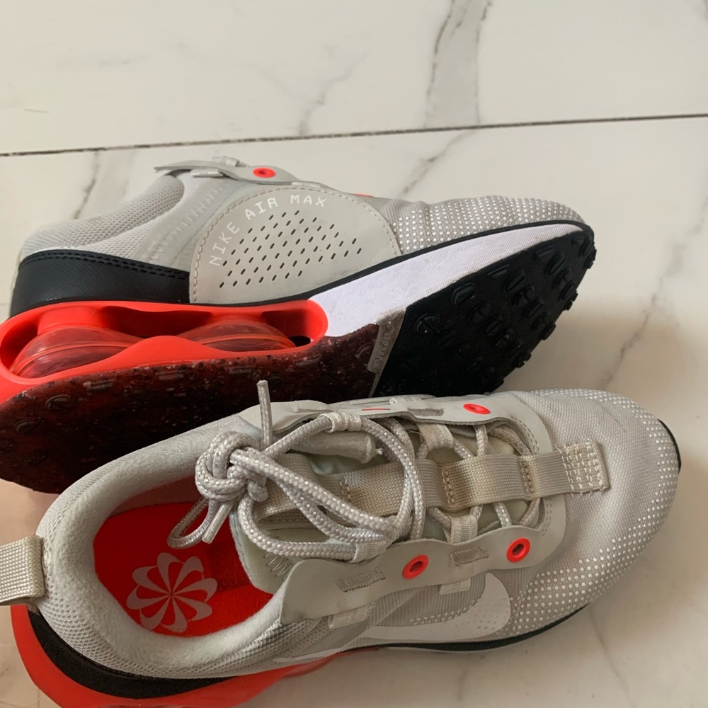 Nike Air Max Sneakers 2021 - Picture 3 of 4